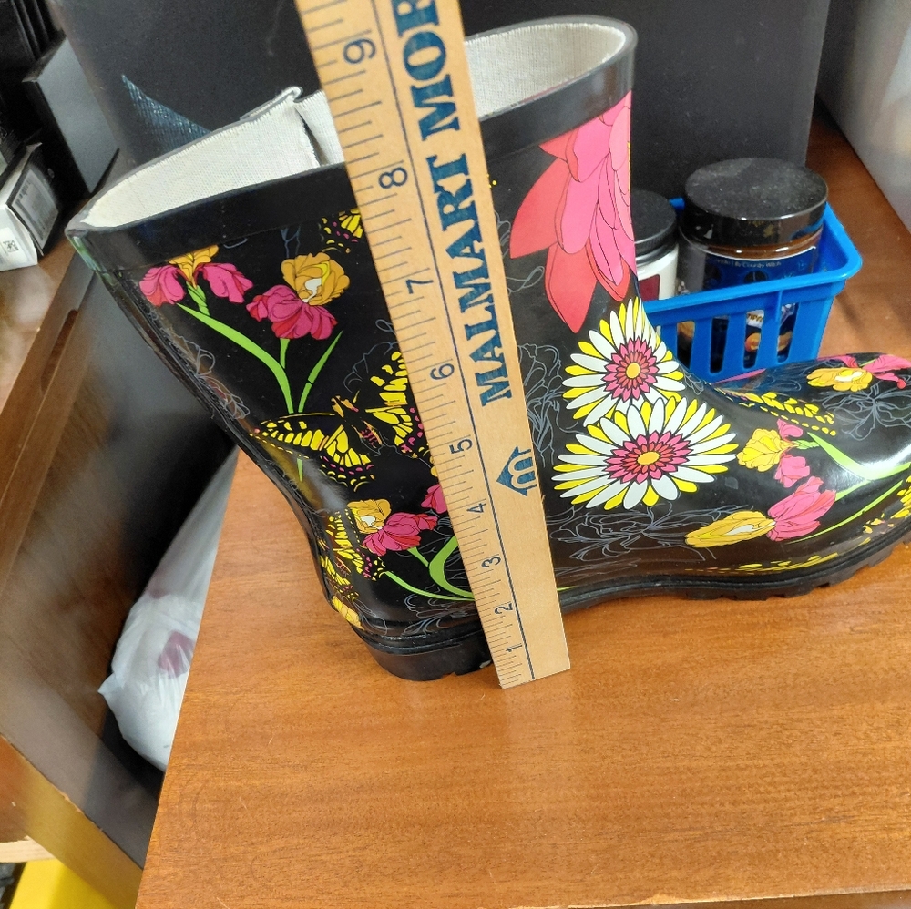 Rainboots  K&W - Picture 8 of 10